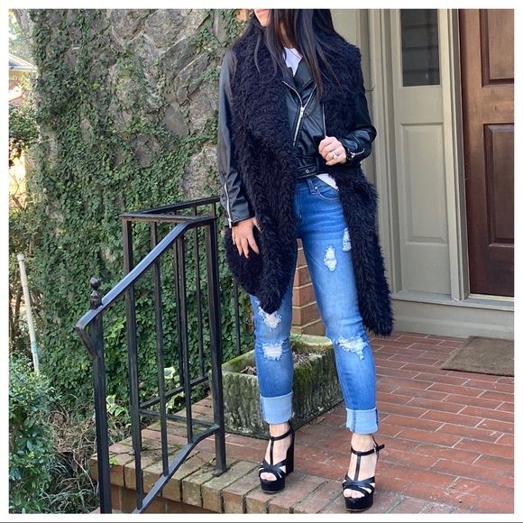 Black gorgeous faux fur Sherpa vest - Picture 3 of 8